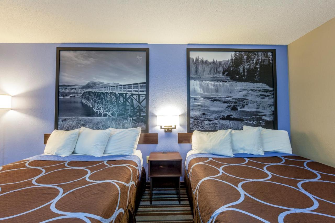 Super 8 By Wyndham Kamloops On The Hill Exterior foto