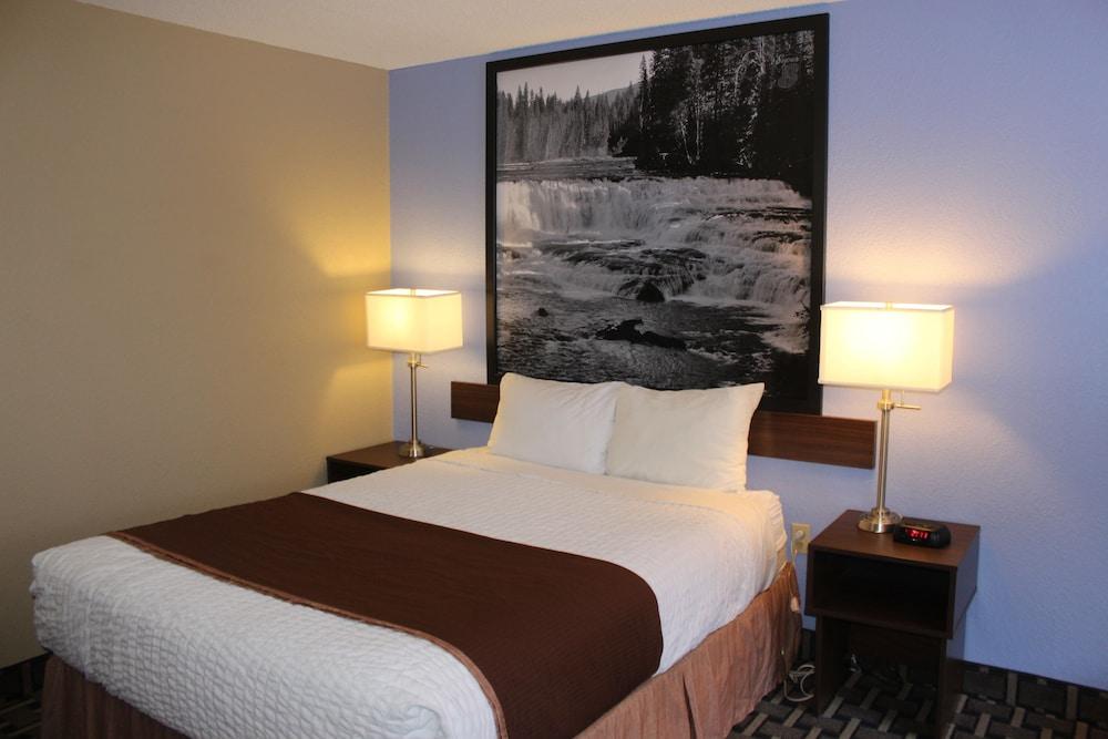 Super 8 By Wyndham Kamloops On The Hill Exterior foto
