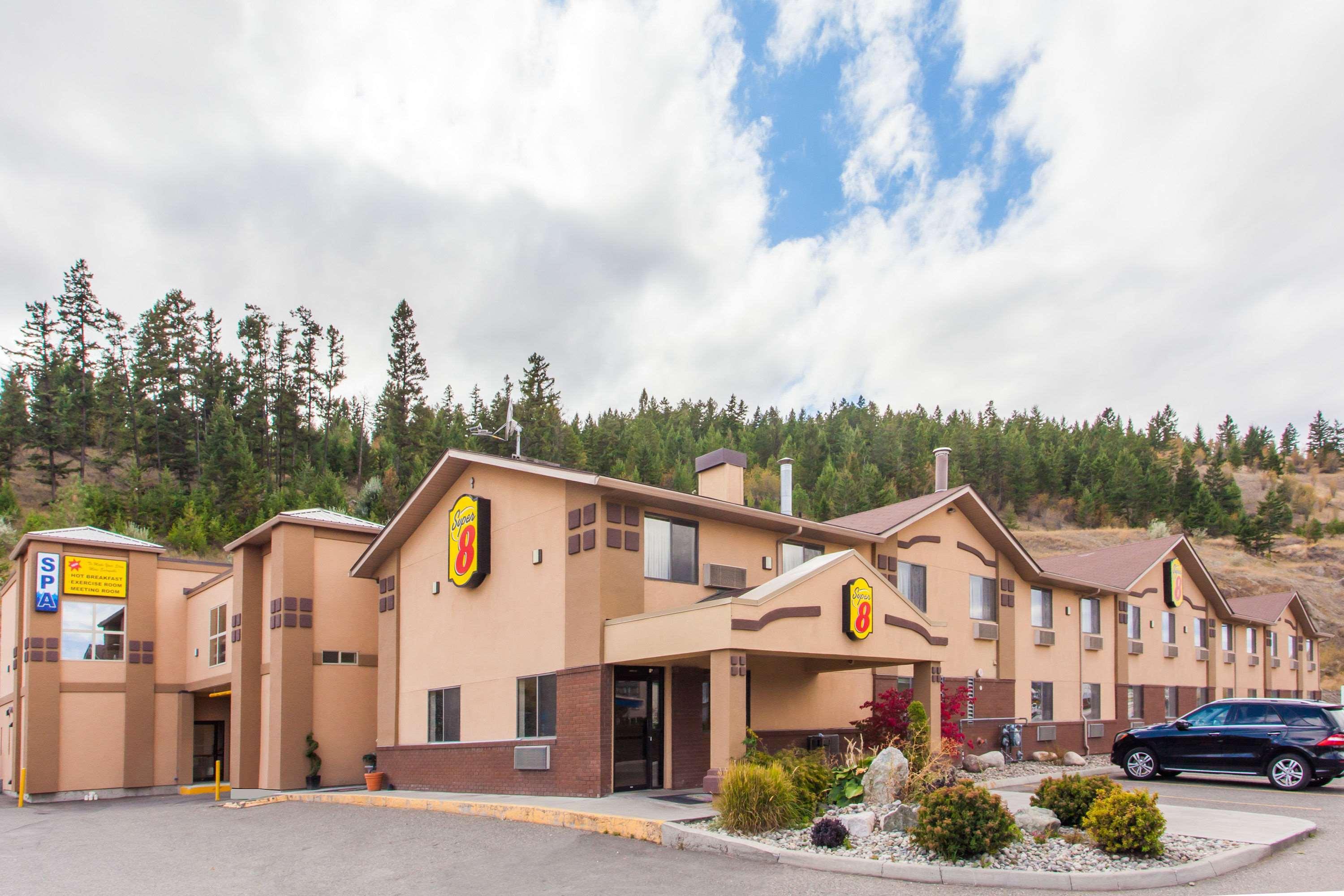 Super 8 By Wyndham Kamloops On The Hill Exterior foto