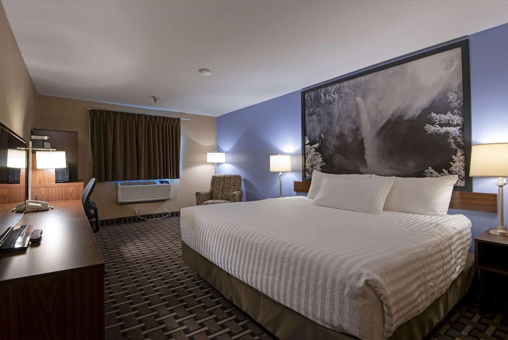 Super 8 By Wyndham Kamloops On The Hill Exterior foto